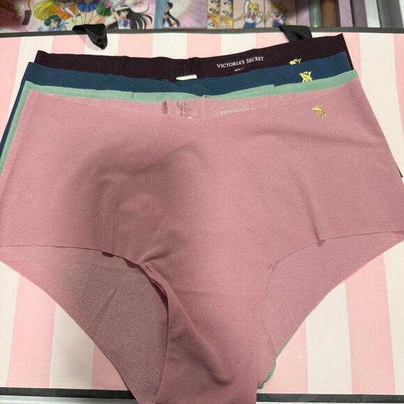 Victoria's Secret no show Cheeky Panties - Picture 2 of 6